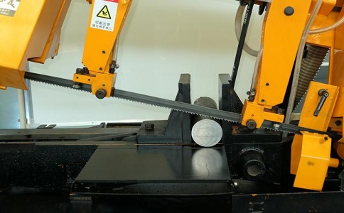 大涌镇数控带锯床自动送料精度会出现偏差吗？